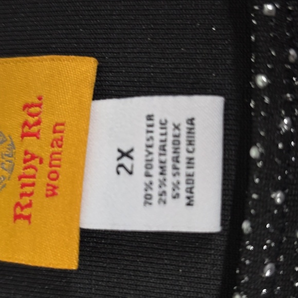 Ruby Red Black Tunic Silver Metallic Embellishments 3/4 Sleeve Womens Size 2x - Picture 13 of 15